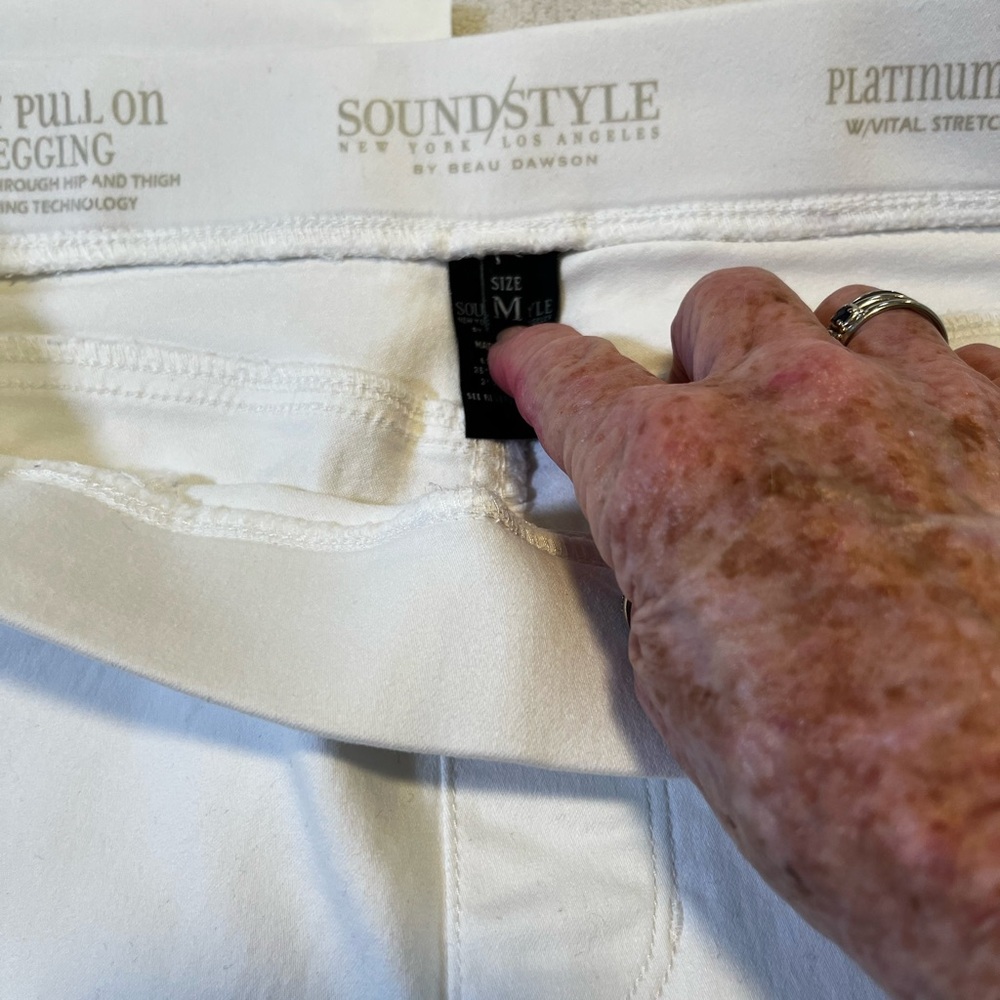 🤍 SoundStyle Platinum Stretch Pull-On Leggings White Women’s Size M Slimming - Picture 2 of 7